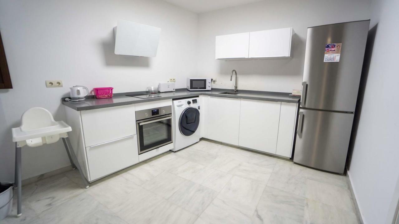 Rentalsevilla Espacioso Duplex En La Puerta Real Exterior photo