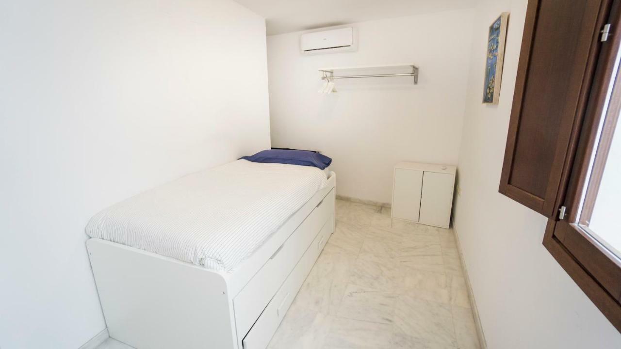 Rentalsevilla Espacioso Duplex En La Puerta Real Exterior photo