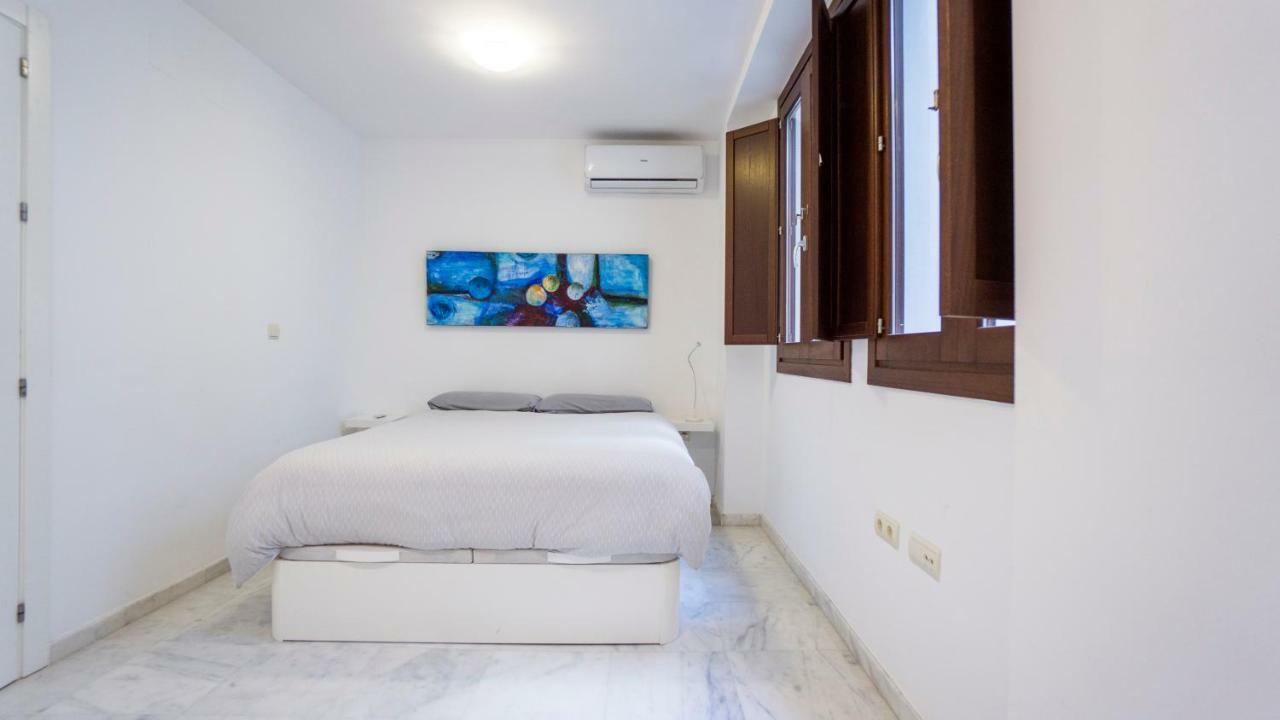 Rentalsevilla Espacioso Duplex En La Puerta Real Exterior photo